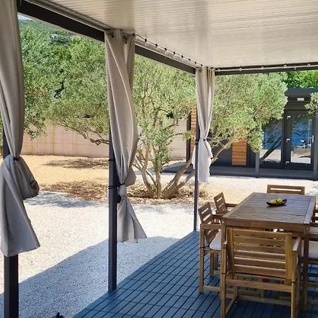 Beachfront Mobile Tomislav Holiday home